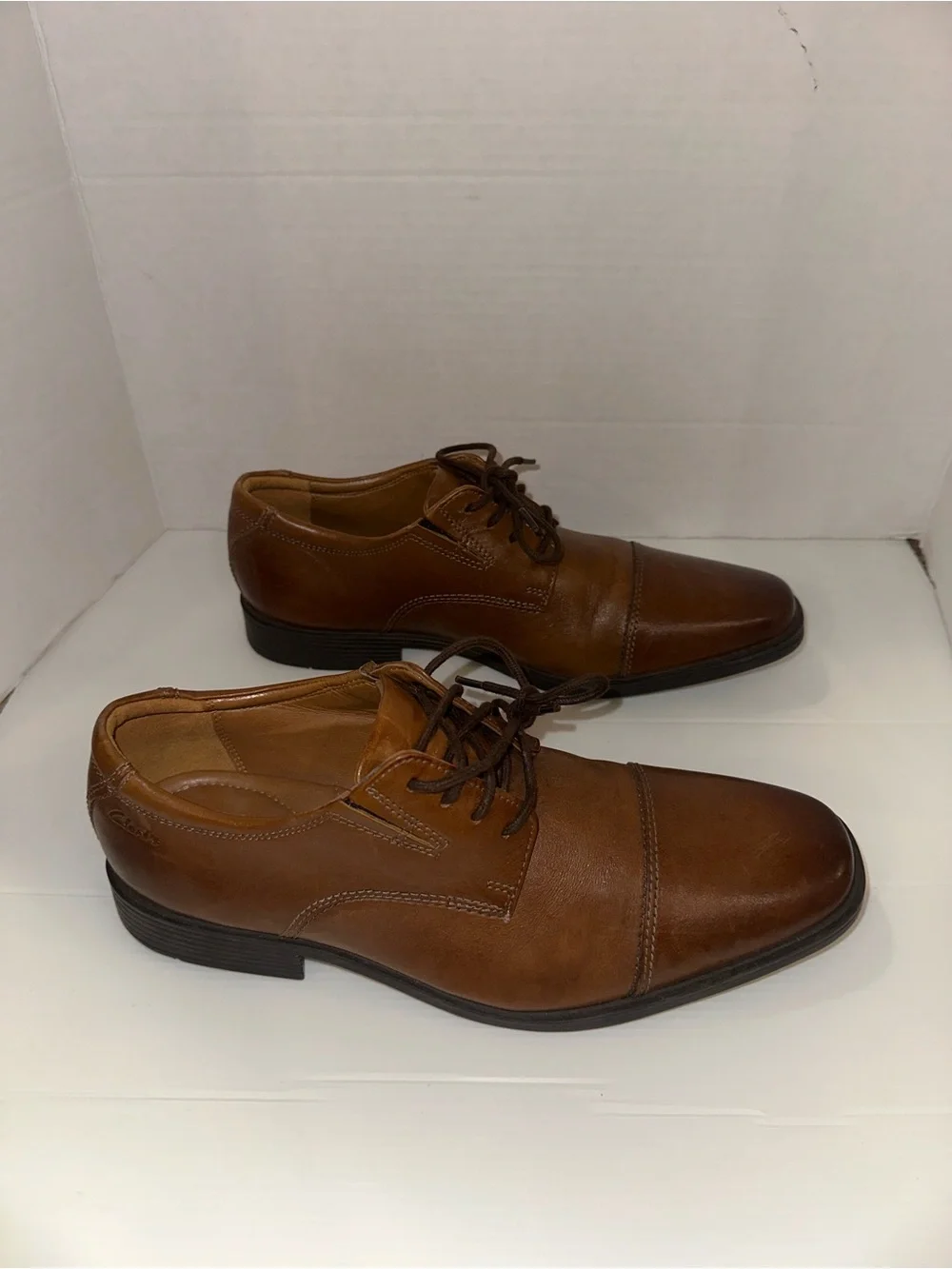 Clarks Tan Brown Leather Cap-Toe Derby Shoes